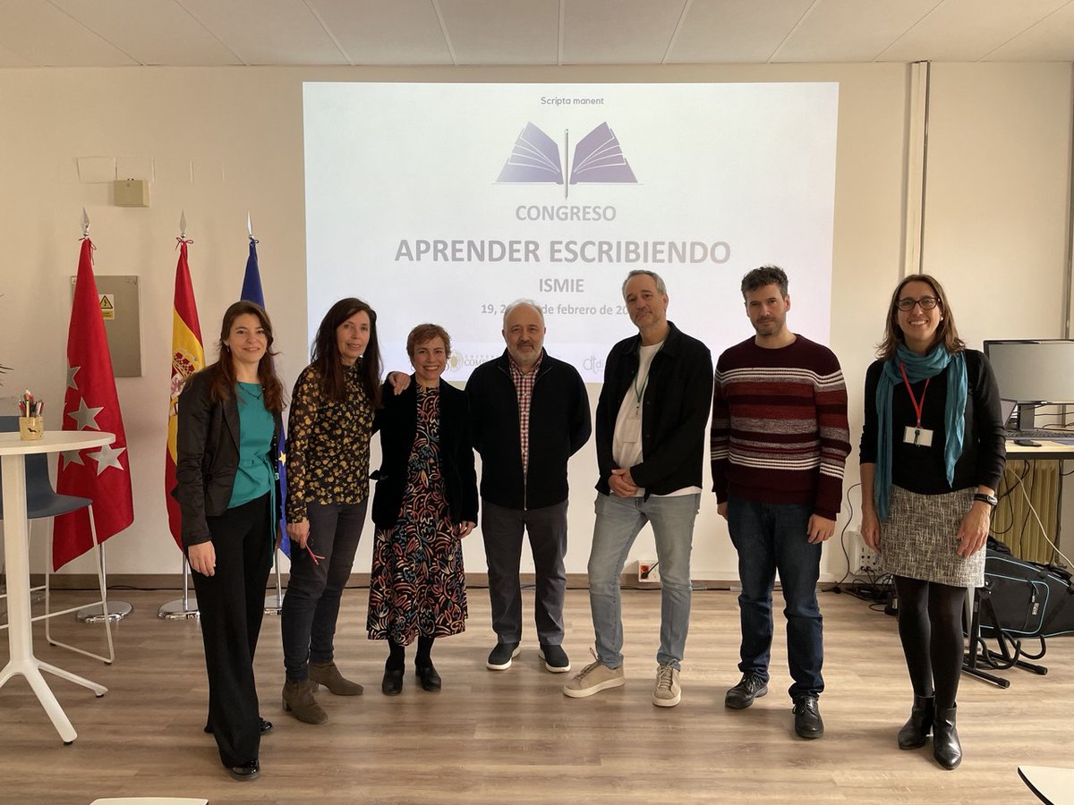 Y gracias a todos los que lo hicieron posible, los de la foto y los que no salieron, a <a href="/Didactext1/">Didactext</a>, a los ponentes, docentes y asesores que aportaron sus experiencias, y a todos los participantes por unirse al #ISMIE en la investigación educativa
#IF_CMadrid #CongresoEscritura