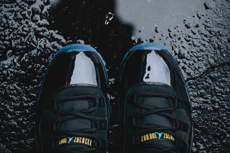 SoleRetriever's tweet photo. Who’s excited about the return of the Air Jordan 11 “Gamma Blue” in December? ✋

🗓️ December 2025
📝 CT8012-047 (Adult)
💵 $230 (Adult); $185 (GS); $100 (PS); $85 (TD); $70 (Crib) https://t.co/1wAeN4wEHZ