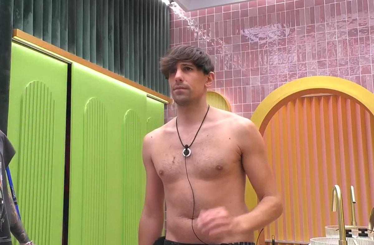 CAMBIO DE LOOK 💇🏻‍♂️ ¿Qué os parece?

🔁 ¡Me flipa!
❤️ Me gustaba más antes

#GHGala9 #GH21F

🔴 Mitele PLUS: mitele.es/directo/gh-duo…
🔴 Mitele: mitele.es/directo/gh-duo…