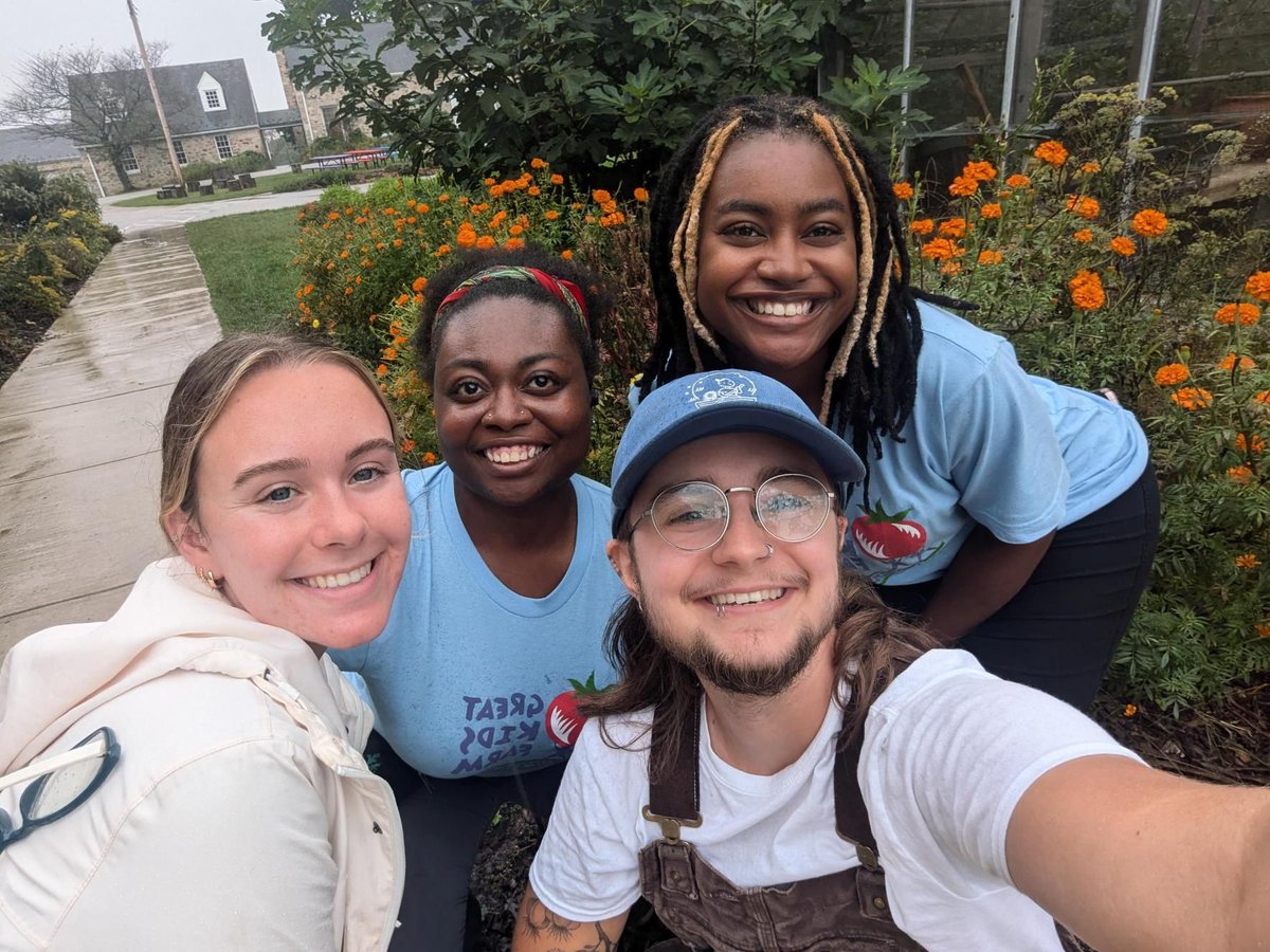 Great Kids Farm at Baltimore City Public Schools is recruiting FoodCorps service members to join their team for the 2025-2026 school year. FoodCorps is a nationwide AmeriCorps service-year program focused on food access and education. Learn more here:buff.ly/3XyqJrh.