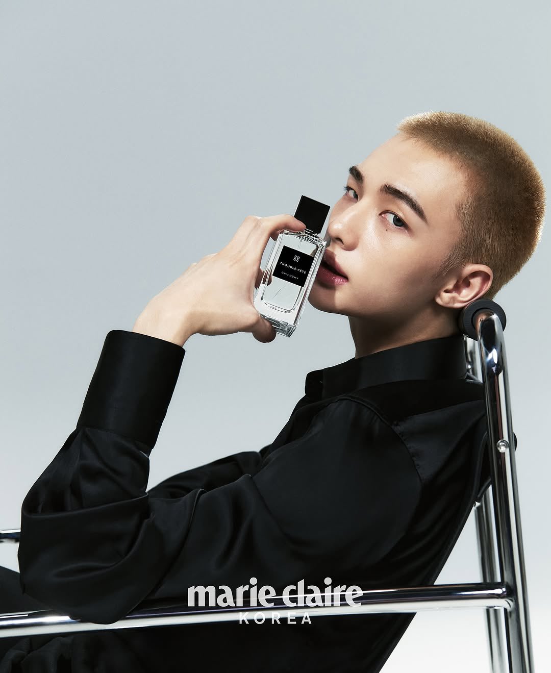 ニコ出品　 ヒョンジン GIVENCHY BEAUTY サイン刻印入り ヒョンジン ＊ ジバンシィビューティー、刻印イベント