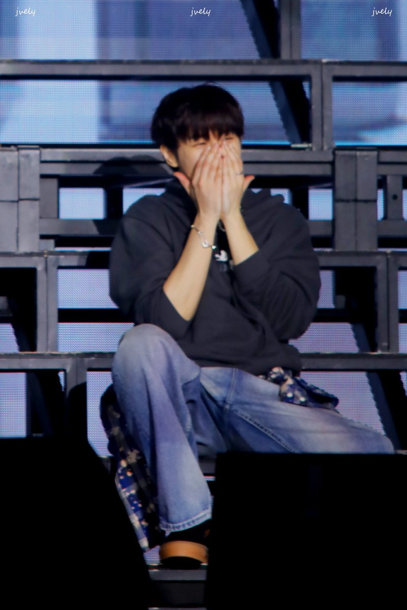 damgom_kyu's tweet photo. 햇살이에게 햇살만 주세요 🥺 https://t.co/bgneJXi0wd