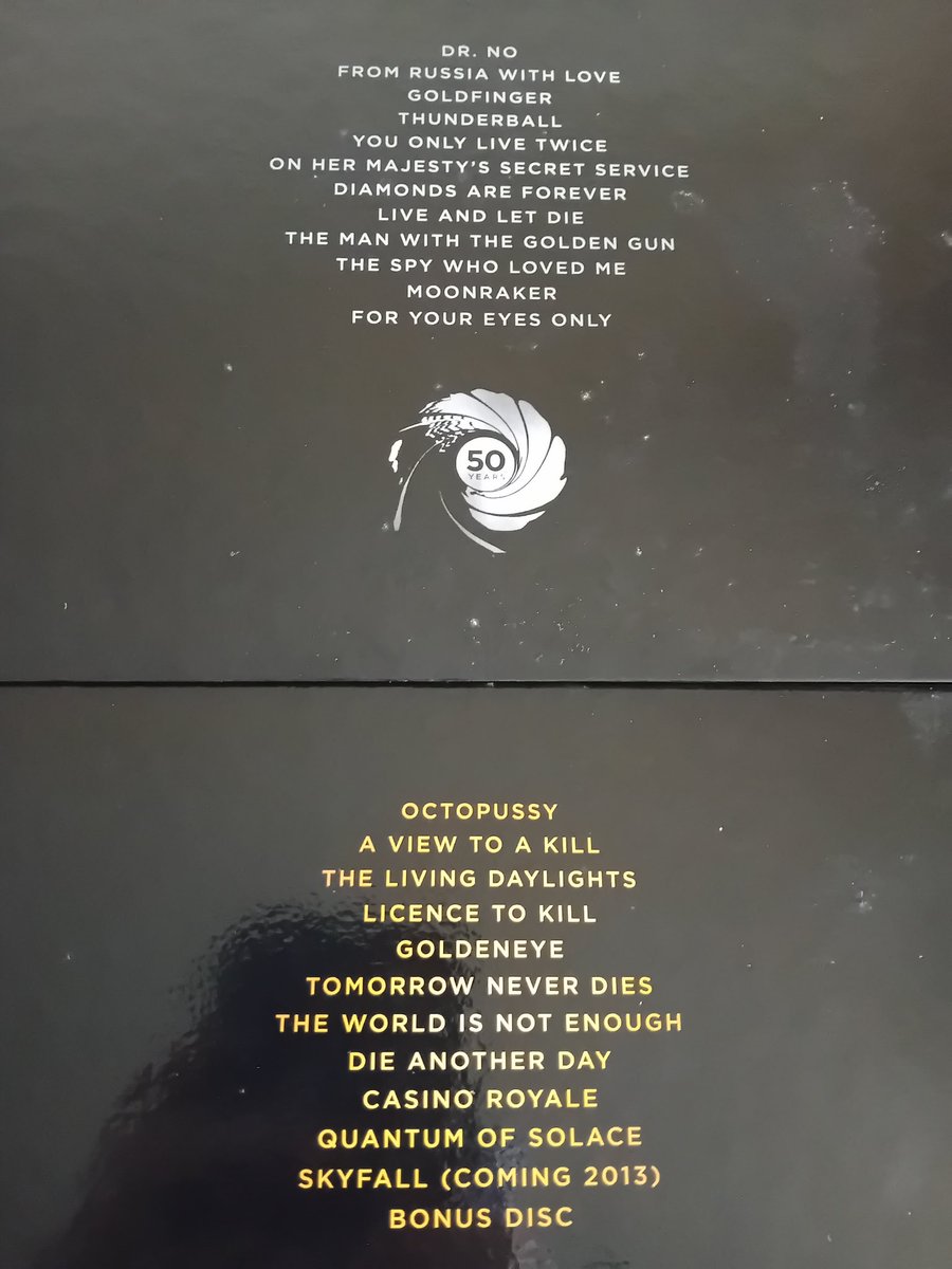 KevinChan478's tweet image. With Amazon taking creative control of the James Bond franchise, it makes me pleased to own the 50th anniversary blu ray collection. I&apos;m happy enough with this.👌

#JamesBond #BluRay #Boxset #SeanConnery #GeorgeLazenby #RogerMoore #TimothyDalton #PierceBrosnan #DanielCraig