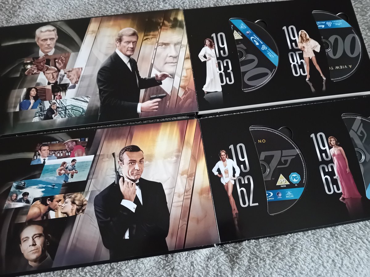 KevinChan478's tweet image. With Amazon taking creative control of the James Bond franchise, it makes me pleased to own the 50th anniversary blu ray collection. I&apos;m happy enough with this.👌

#JamesBond #BluRay #Boxset #SeanConnery #GeorgeLazenby #RogerMoore #TimothyDalton #PierceBrosnan #DanielCraig