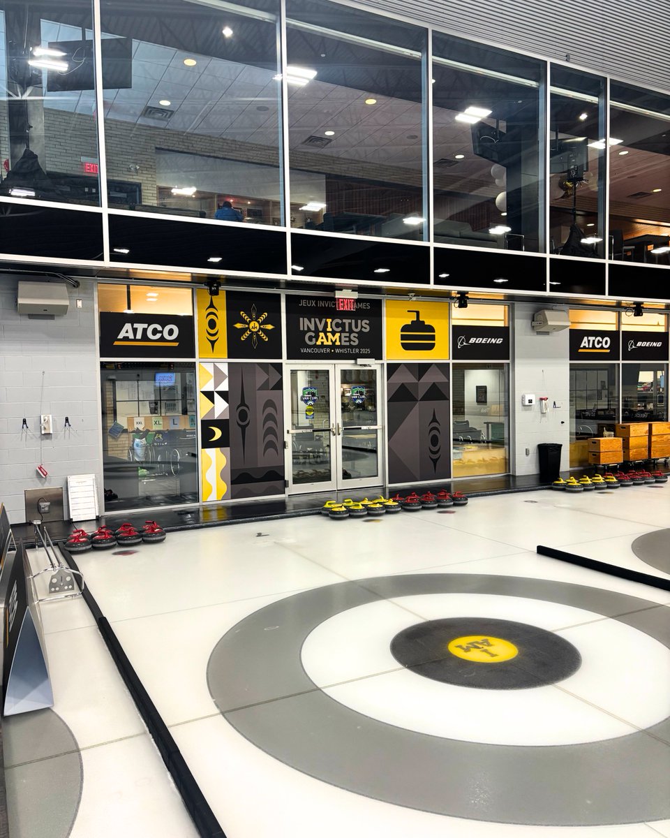 Un immense merci à TRIA, Vancouver Sign Group, Pattison ID, 3M et Bell Média pour leur remarquable effort collectif dans la conception de l’identité visuelle, de la signalisation et de l’affichage numérique des JI25. Votre expertise a contribué à mettre en place un décor