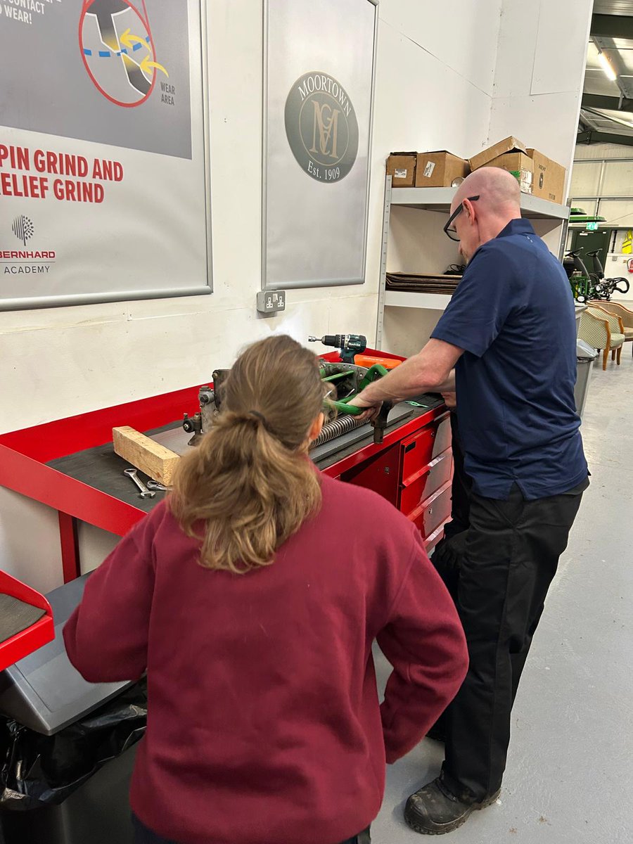 BernhardAcademy's tweet photo. 🚨 New training courses now open for booking!
https://t.co/3GBi4w8Kmc
#BernhardAcademy #TurfManagement #MachineryMaintenance #TurfcareTraining https://t.co/qjKE1UJR8t
