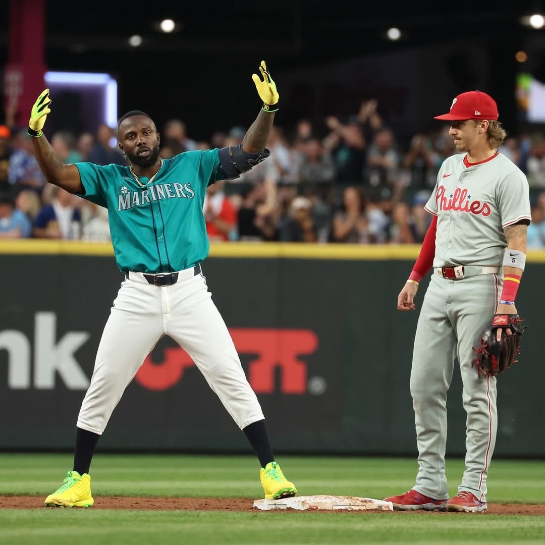 SEAauthentics's tweet image. Celebrate the start of Spring Training games with new memorabilia! Our current auction includes a game used Arozarena jersey from our walkoff win against the Phillies. Randy hit 2 doubles and scored 2 runs in this jersey, including the game winner.
BID: Mariners.com/auction