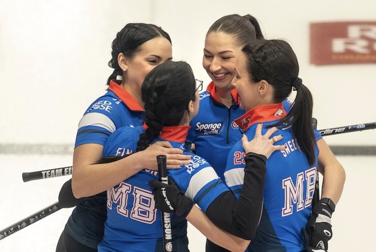 CurlingZone's tweet photo. Einarson wins fourth in a row to roll into Scotties playoffs! #curling 

Read More:
https://t.co/aO46zulhC9

Photo: Andrew Klaver, Curling Canada #scotties #stoh https://t.co/7Bl9ohawBE