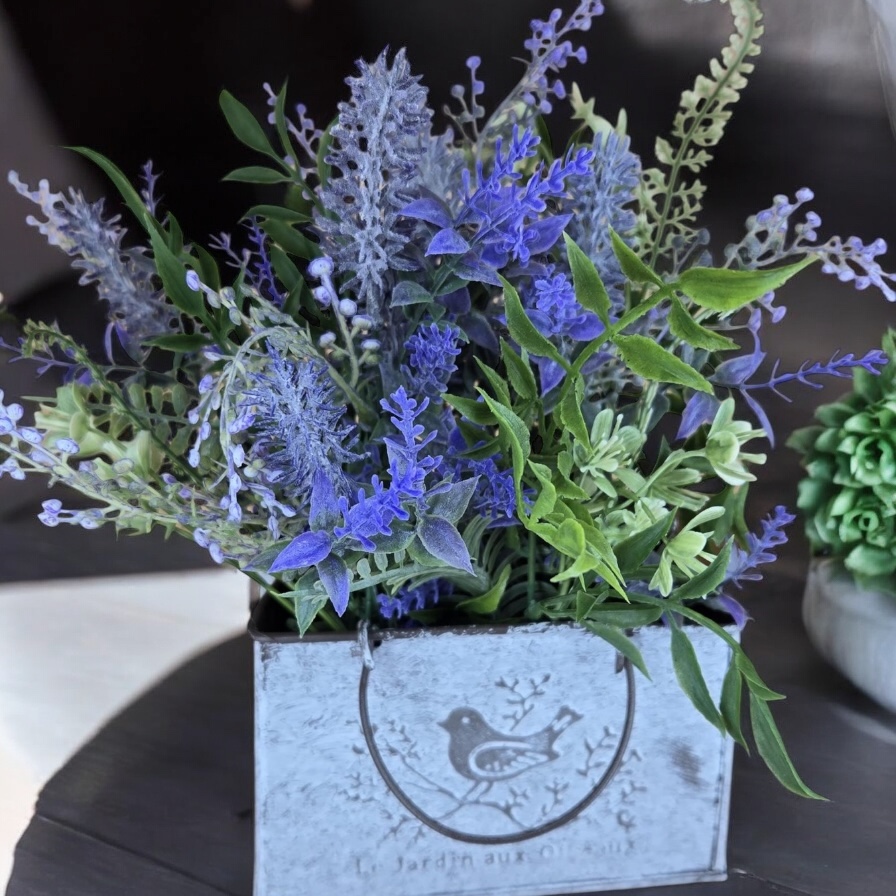 Bring a touch of garden charm indoors or out!  This delightful iron accent, with its cute bird and watering can design, adds character to any space. Functional and fun!

Shop now:
etsy.com/shop/GoldenSun…

#gardendecor  #homedecor #rusticcharm #etsyshop #GoldenSunDesignsUS