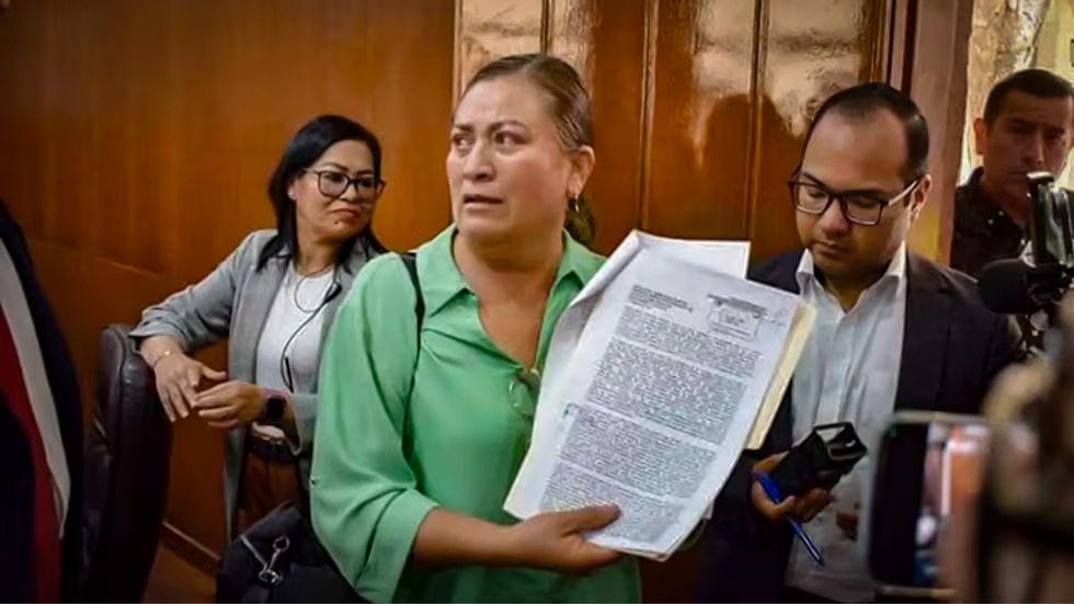 🔴 Una madre logra sacar de la elección judicial a un aspirante vinculado con el asesinato de sus hijos; está ligado al Cartel Jalisco Nueva Generación

El Congreso de San Luis Potosí elimina de la lista al expolicía Sabas Santiago Ipiña: tinyurl.com/2ykank2g