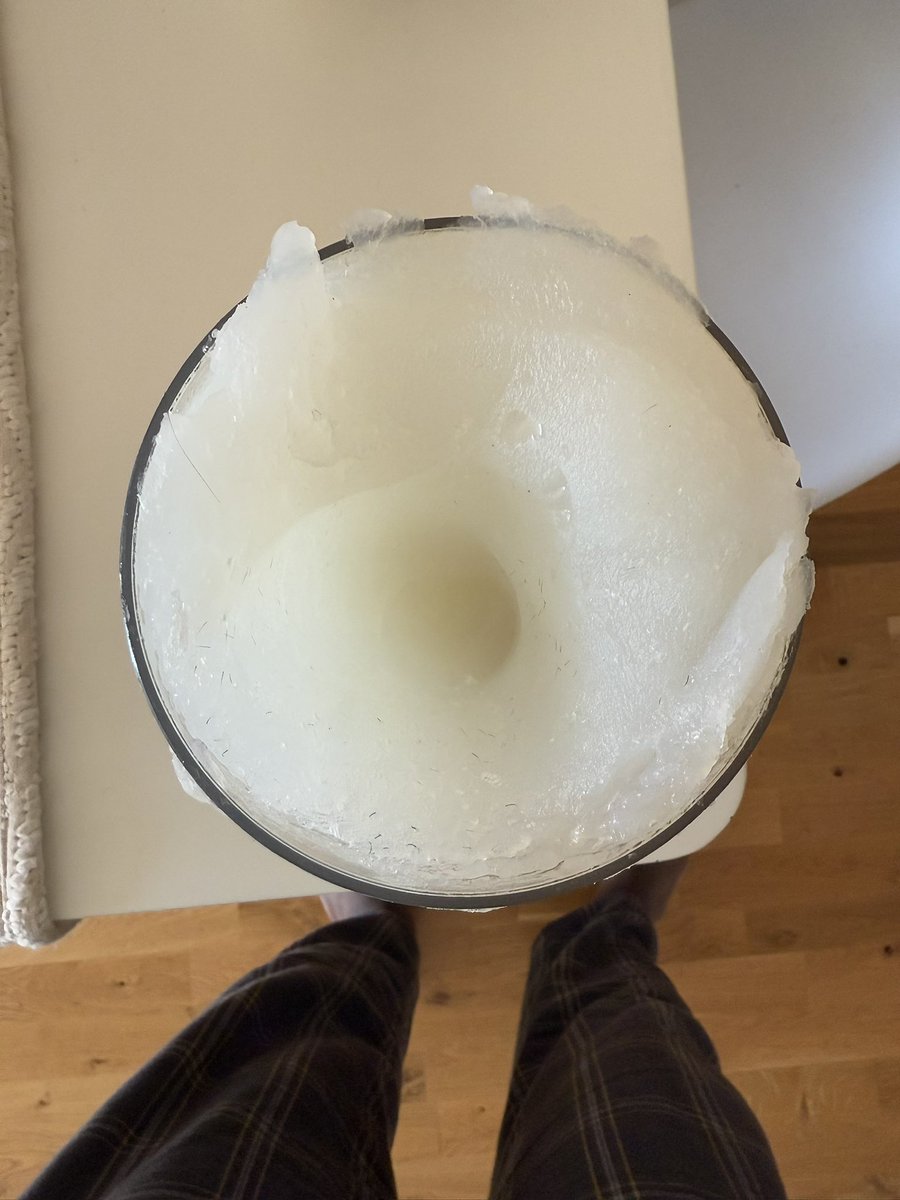 Want to recreate this picture? Well soon you can as my liquid silicone moulded, handcrafted replica dildo with @Qutoys_Store will be available very soon… https://t.co/GSycByvKbJ