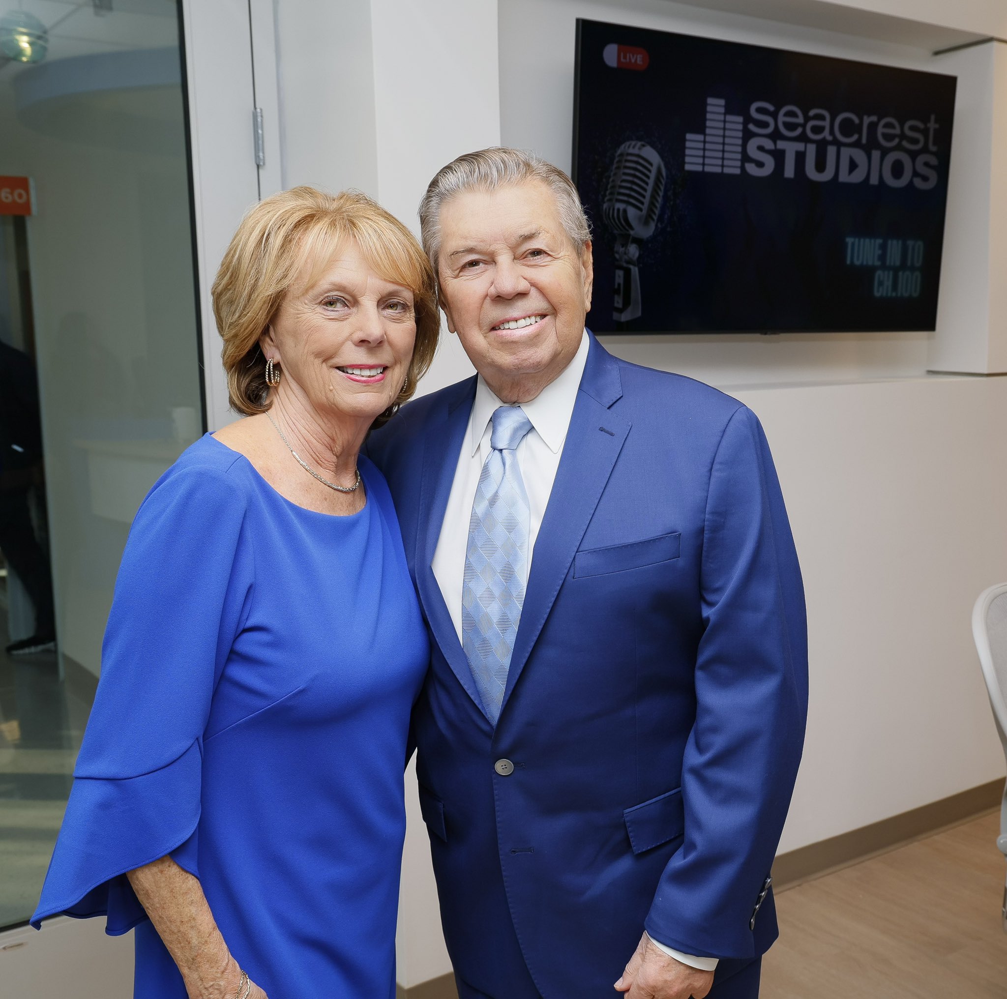 Ryan Seacrest on X: "55 years and still going strong. Happy anniversary to  my incredible parents, the ultimate role models. Congrats Mom & Dad, love  you! https://t.co/smntFHDMpr" / X