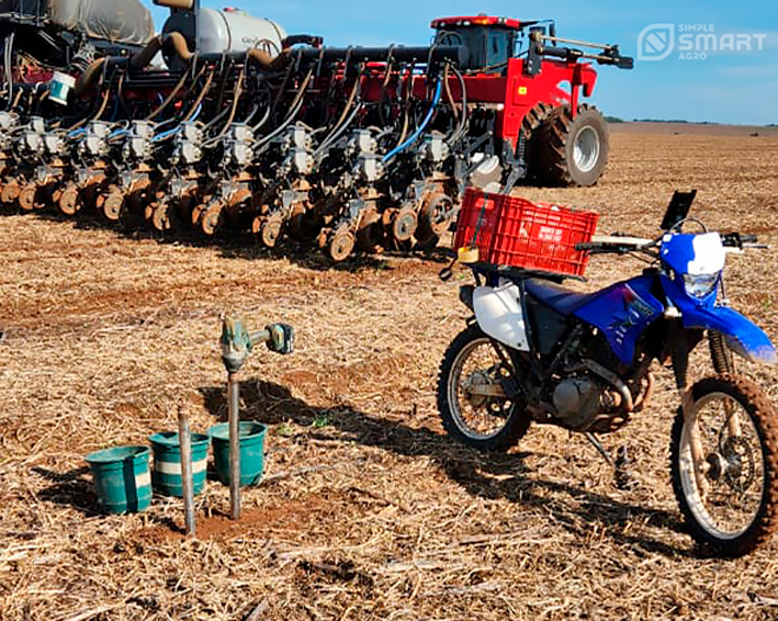SimpleAgro's tweet photo. Coleta de solo em andamento: o primeiro passo para altas produtividades! Com uma análise detalhada do solo, criamos mapas de fertilidade confiáveis, que garantem um diagnóstico preciso para otimizar sua produção, reduzir custos e aumentar a rentabilidade! 💡
#simplesmartagro https://t.co/6Wne6oK2y0