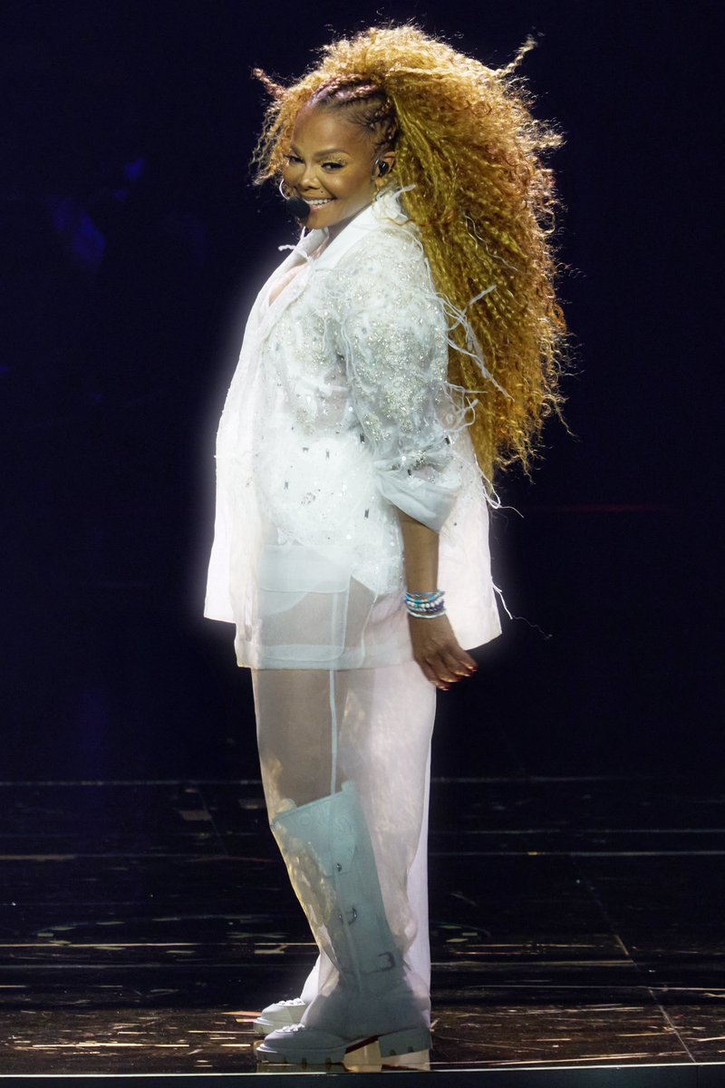 JanetJackson's tweet photo. The residency’s 2nd leg was a blast! If we missed you, we look forward to seeing you in May! 🥰😘 https://t.co/1Cmw1BV2xs