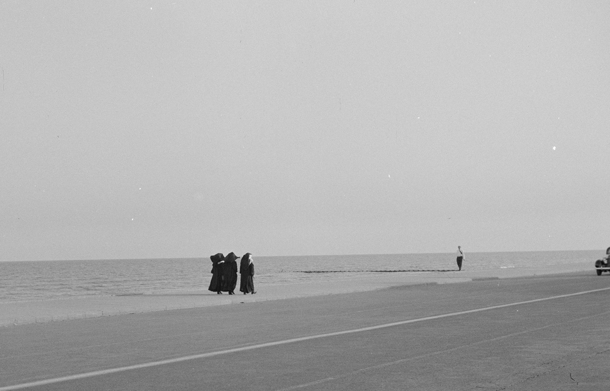 TracesofTexas's tweet photo. Nuns walking along the Galveston seawall, 1942. Anybody else love the lines and the spare, stark composition of this, or is it just me?

Photo by John Vachon https://t.co/IedlGL8nyX