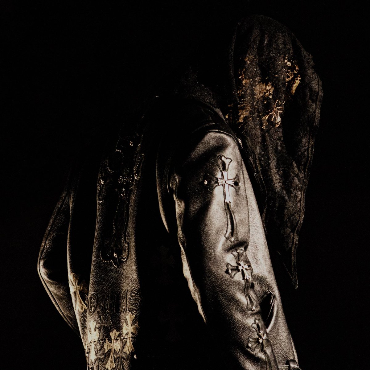 " YOUNG MORVARID / LP " Out Now.

Beat Producers: HEYARNOLD, Ali Janak, YJ, 6ehtash, Saintkeys, Mandassan, Mani FP, Soundrom, Moreshahin, K Roll, AndreOnBeat, Cedwood

Music Producer: Therichpia
Executive Producer: Arda
Sound Engineering: Therichpia