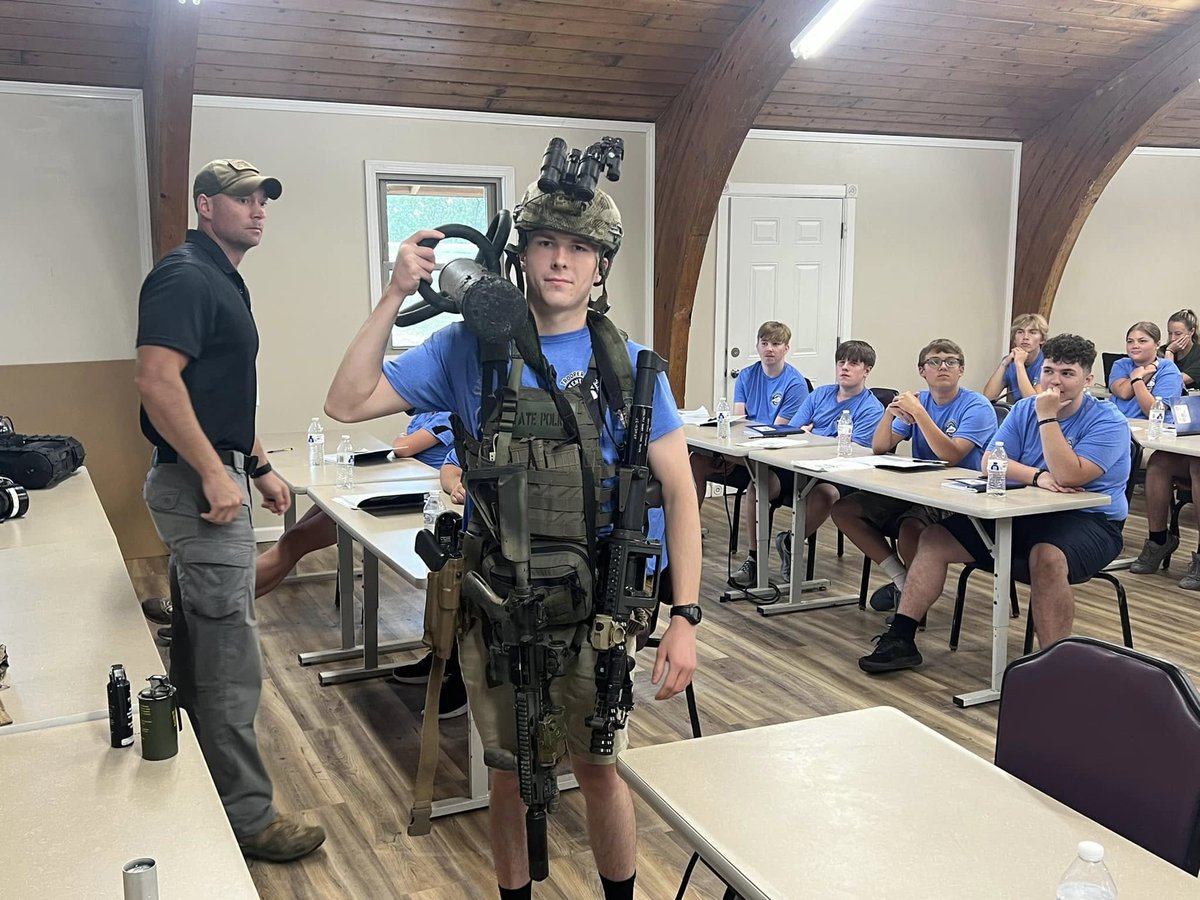 TrooperIsland's tweet photo. 🚨 FINAL CALL! 🚨
The KSP Youth Academy application closes June 10! Want hands-on training with KSP troopers? Apply now before it’s too late! Learn more by visiting https://t.co/l7Ettw8CT7 #YouthAcademy #FutureTroopers https://t.co/NpYnMdAhiM