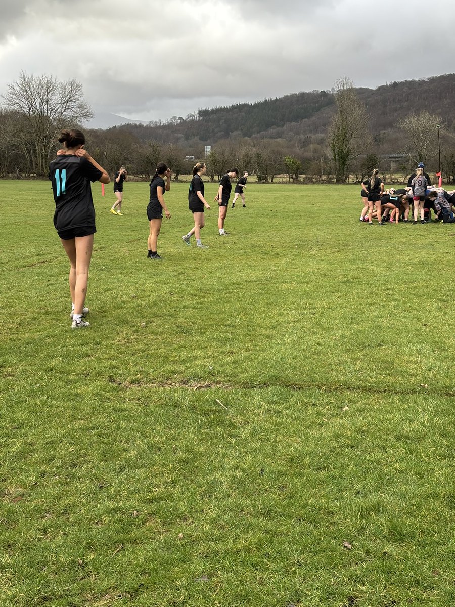 Dinas Brân PE (@pe_ydb) on Twitter photo Gêm arbennig🏉i orffen yr hanner tymor i merched blwyddyn 9&10 yn erbyn Ysgol Bro Idris🙌Datblygiad y merched wedi bod yn wych ers dechrau’r tymor.
Great way to finish off the half term with yr 9&10 girls🏉game.Development of the girls have been fantastic
Diolch <a href="/DolgellauRugby/">Swyddog Rygbi Dolgellau 🏉🏴</a> Gêm arbennig🏉i orffen yr hanner tymor i merched blwyddyn 9&10 yn erbyn Ysgol Bro Idris🙌Datblygiad y merched wedi bod yn wych ers dechrau’r tymor.
Great way to finish off the half term with yr 9&10 girls🏉game.Development of the girls have been fantastic
Diolch <a href="/DolgellauRugby/">Swyddog Rygbi Dolgellau 🏉🏴</a>