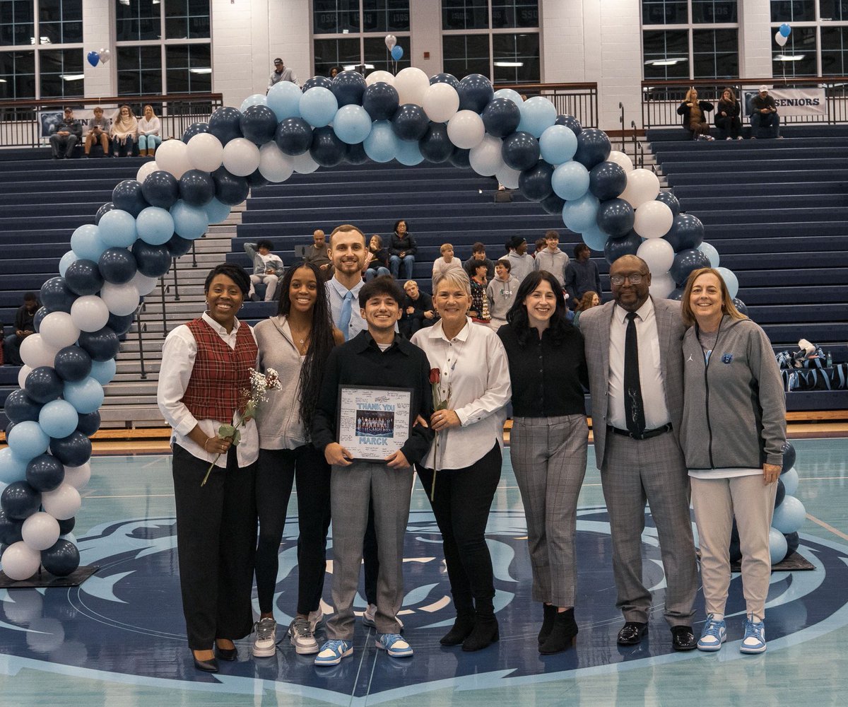 Thank you to our senior managers!! We are so grateful for their time and dedication to our team over the last 4 years. We can’t wait to see what they do in the future 👏🏾💙🐻