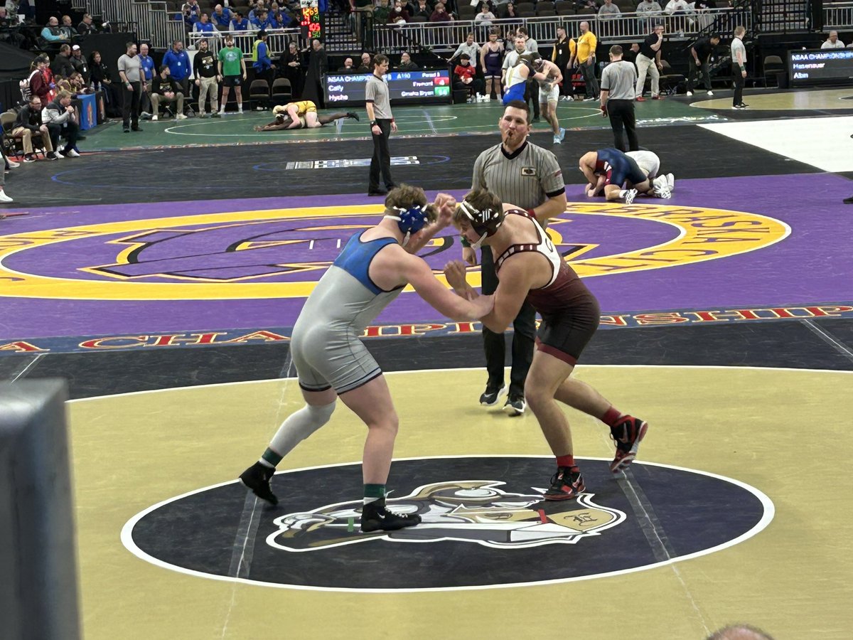 Cole Tucker with the 📌!!!