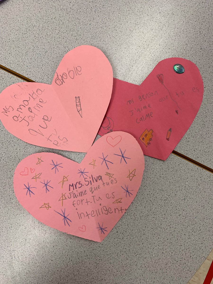 Merci <a href="/leblancgr6/">Grade Six Griffins</a> and Mrs. Swan’s grade 6’s for helping out grade 1’s write and pass out kind notes to others during our buddy block. #SpreadKindnessLikeConfetti #ocsbKindness <a href="/StGabrielOCSB/">St. Gabriel School</a>