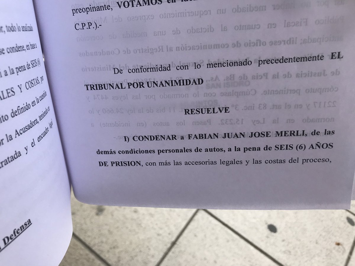 MartuchiGimenez's tweet photo. El 29 de noviembre del 2022 dieron por finalizado el juicio que esperé durante más de 10 años… y adivinen quien todavía no está cumpliendo condena? 
y no solo eso hoy está haciendo su vida normal y se está abriendo un COMERCIO . https://t.co/U0HfzWPua3