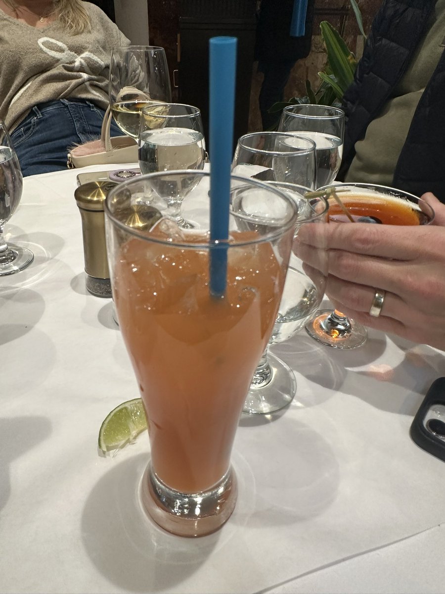 AngelaHon622's tweet photo. @realDonaldTrump proper straws for a proper drink at Trump Tower! https://t.co/q1vnE2QY95