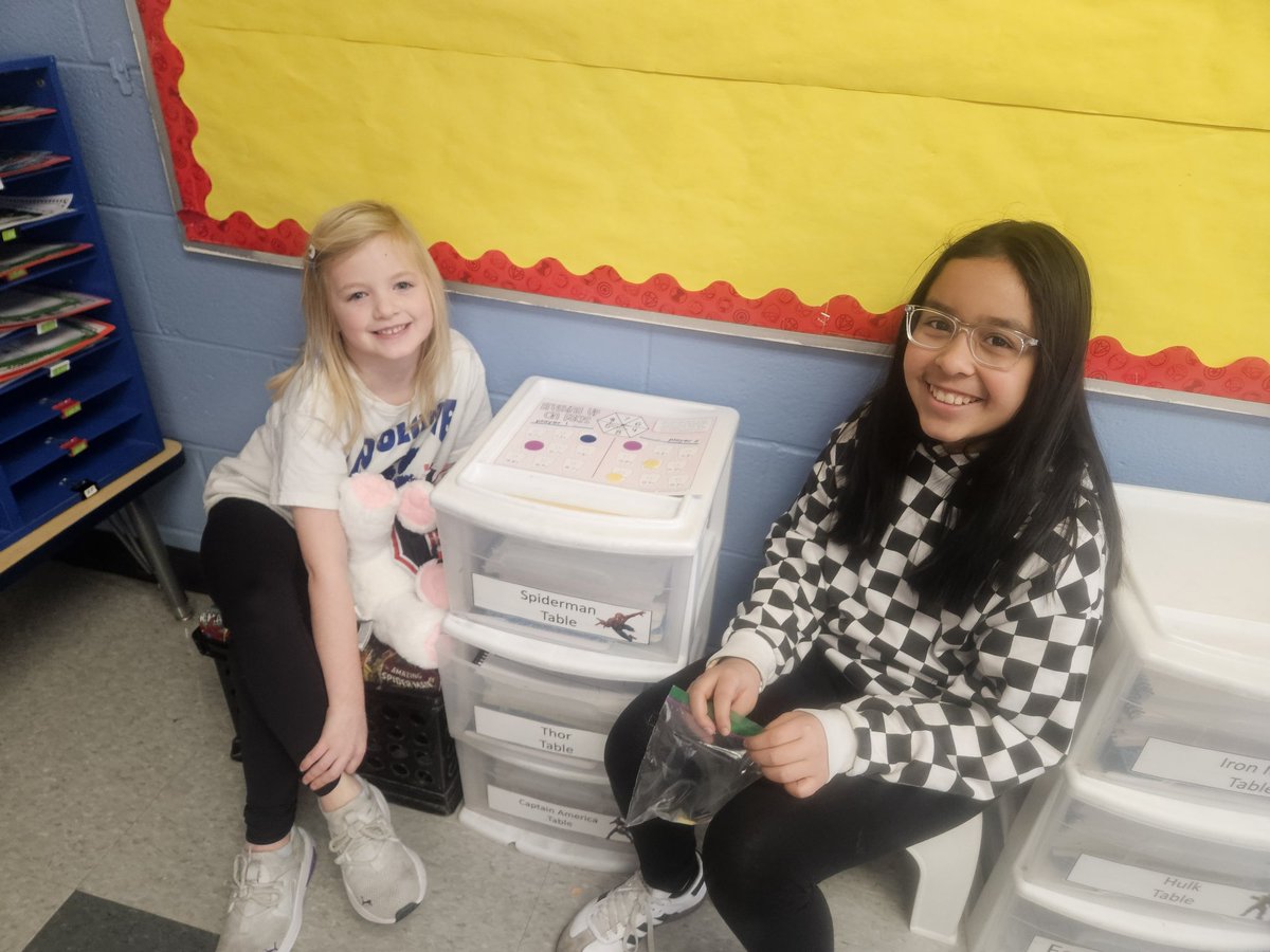 mrsmikonczyk's tweet image. We love our 1st grade buddies! @MsPintosClass #mathmonth #livoniapride