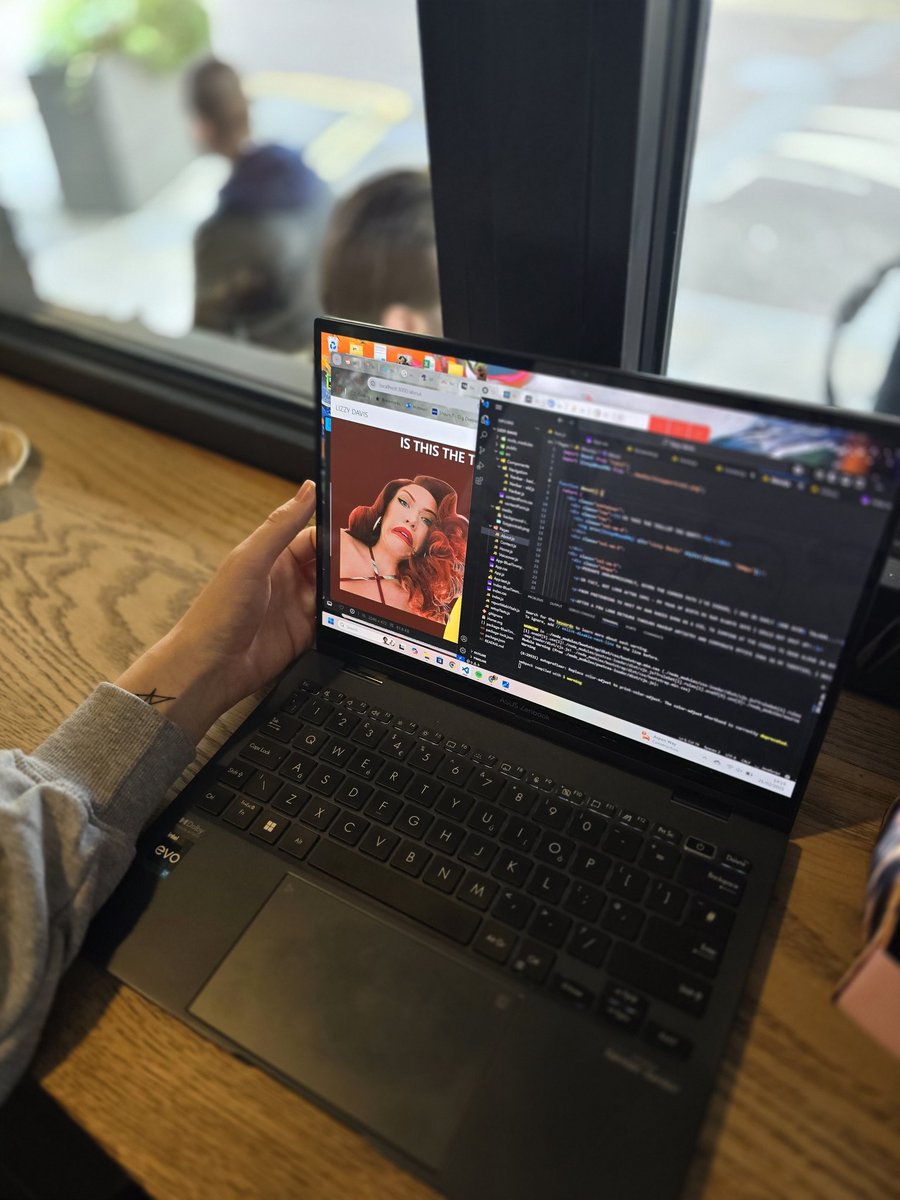 robogirlcodes's tweet photo. Teehee, using a good filler of my friend (a voiceover artist) while she's getting her proper portraits ready.

A nice few hours out today for lunch at @boxpark then an hour or so working from @AllpressDalston 💻 

#womenintech #femaledeveloper #reactdeveloper #frontenddeveloper https://t.co/93sNNzOjJn