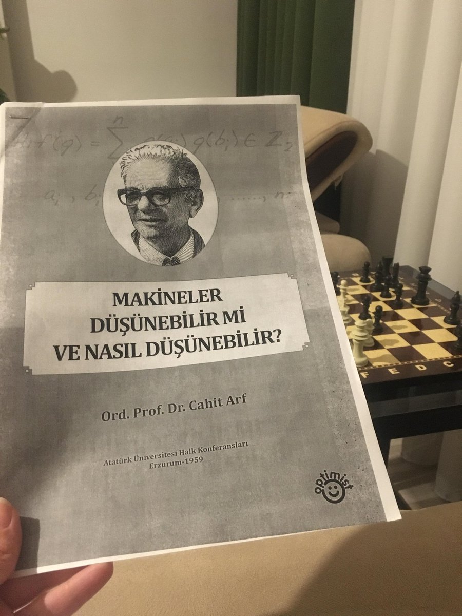 pusulaszseyyah's tweet photo. 1950lerde Atatürk Üniversitesi'nde açılışında Ord. Prof. Dr. Cahit Arf'in
"Makine düşünebilir mi ve nasıl düşünebilir?" konferansı ile yapay zeka işlenmiş. Peki günümüzde üniversiteler hangi sorulara cevap arıyor.
#kitap #cahitarf #10tl #makale #yapayzeka #okuma https://t.co/mZDzP82J5e