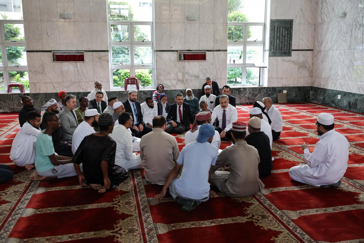 G20 Dışişleri Bakanları Toplantısı vesilesiyle bulunduğumuz Johannesburg’da, Türkiye ile Güney Afrika arasındaki tarihi ve kültürel bağların sembollerinden olan Nur'ul Hamidiye Camii’ni ziyaret etme fırsatı buldum. 

Tarihin ve maneviyatın buluştuğu bu mekan, TİKA’nın titiz