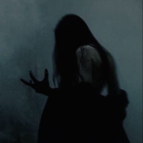 ᴍʀs. ᴠ ᴀ ʀ ᴅ (@treacherouswhim) on Twitter photo 