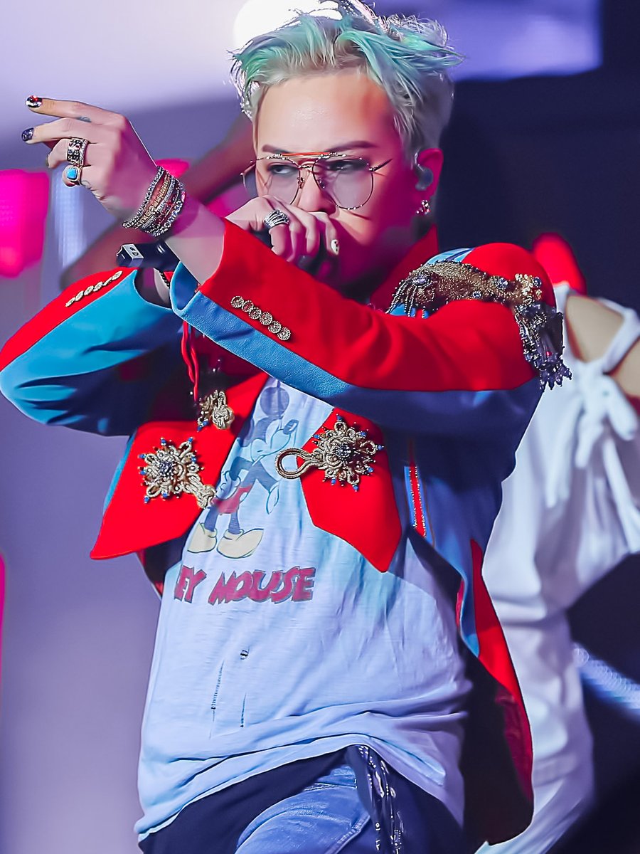 8KLIFE's tweet photo. G-Dragon expected setlist tomorrow: 

Power
MishiGo
One of a Kind
Crayon
Crooked https://t.co/pQuF8uFyzj