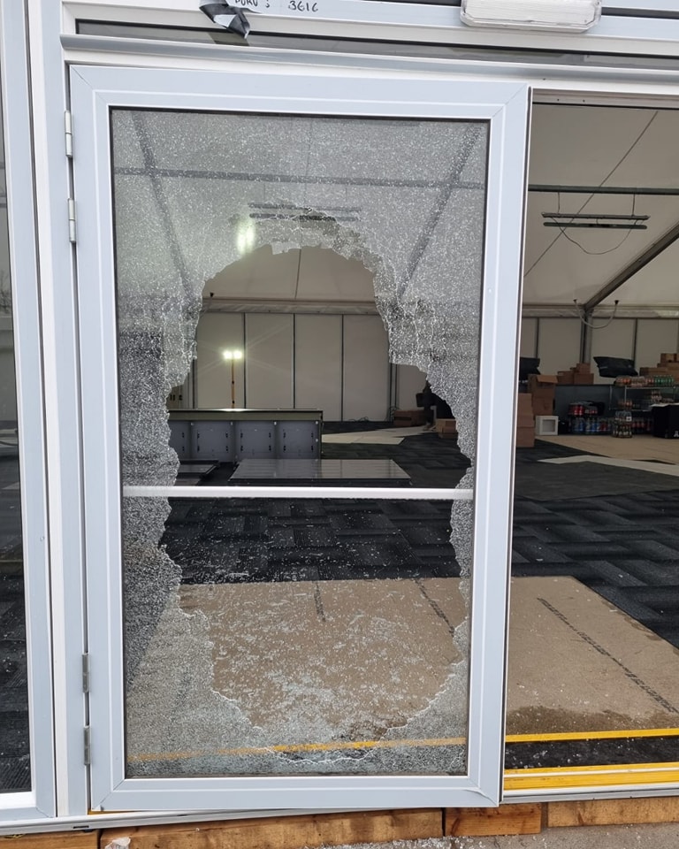 IJN3's tweet photo. There's a reward of £500 reward from @Pasoti1 for information leading to the arrest of this oxygen thief that broke into the GTs new marquee last night, 🤬🤬 https://t.co/oii5TFnxC1