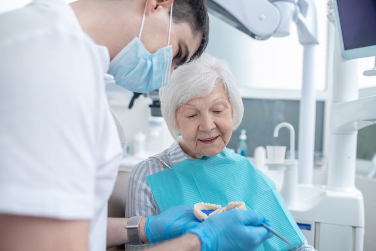GusterPc's tweet photo. Get a perfect smile with our complete dentures! Advanced techniques for a natural fit. Regain confidence and enjoy eating again. #DentalCare #Dentures https://t.co/u6uqagR5ws