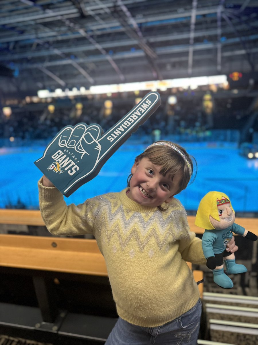 PhilipMacartney's tweet photo. #giantselfie https://t.co/eARjjUFcFo