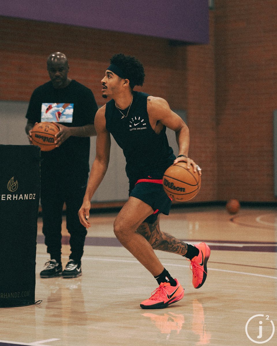 MEdwardsBball's tweet image. Working Late After A Game after you just finished dropping 20+ Points is a Level of Determination and Work Ethic that most NBA Players don’t have!

JP’s Evolution Will Not Be Televised…you gotta just be there! 😎
@_JordanJimenez Always Be There! 🤜🏾🤛🏼

#MonStarLab 😈