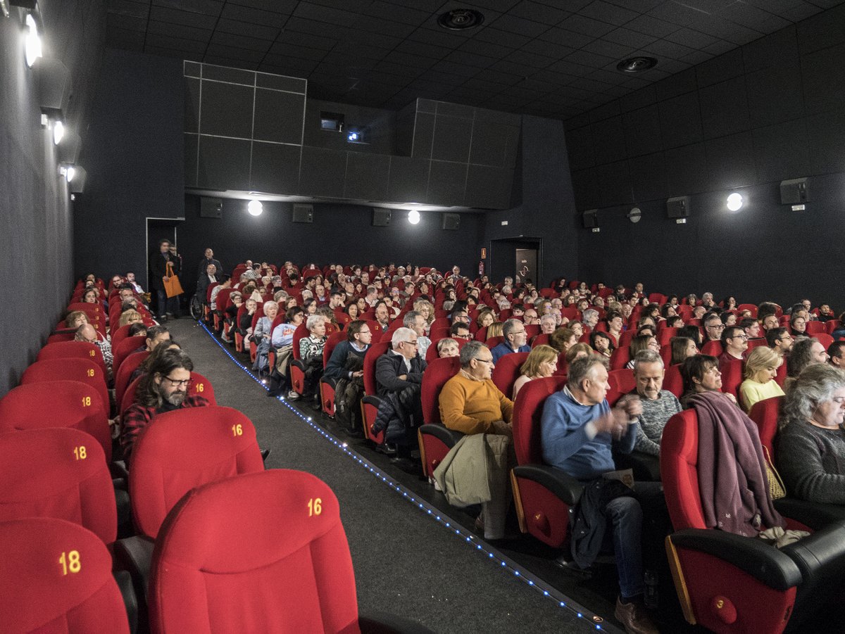 Felices de ver la sala llena en la proyección de <a href="/JavierMacipe/">Javier Macipe | La Estrella Azul</a>  
¡¡ nos vemos en abril en el #FestivalCineQuebec !!