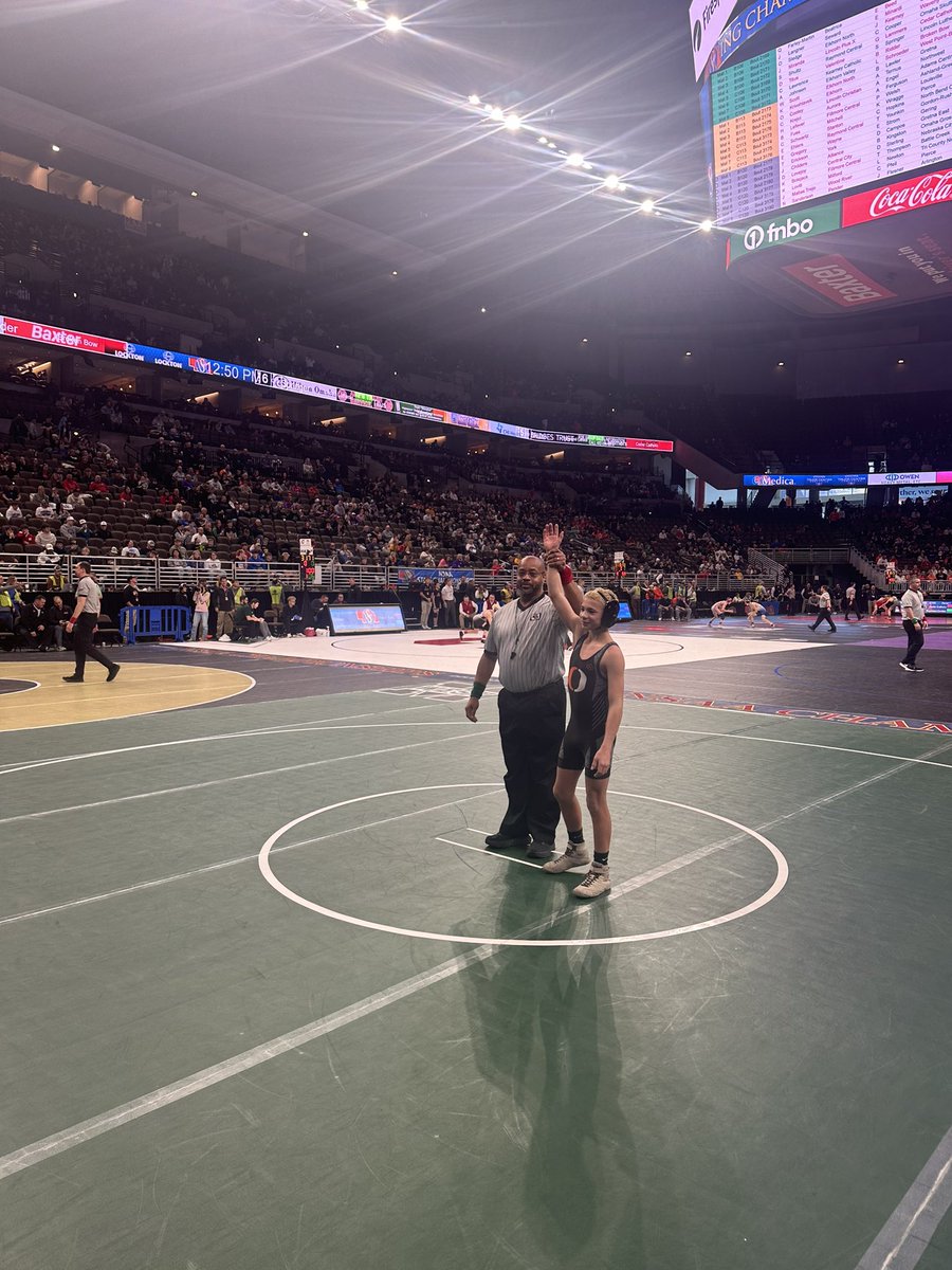 Que Farley gets the medical forfeit for the win and advances to the next round of consolations. Good luck Q!!!! #orangemenwrestling