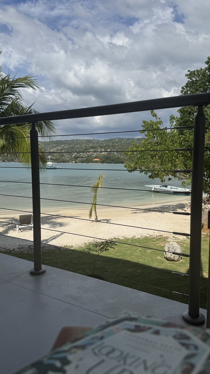 Vacation read 🪶

<a href="/courtneyellis/">Courtney Ellis 🎈</a>