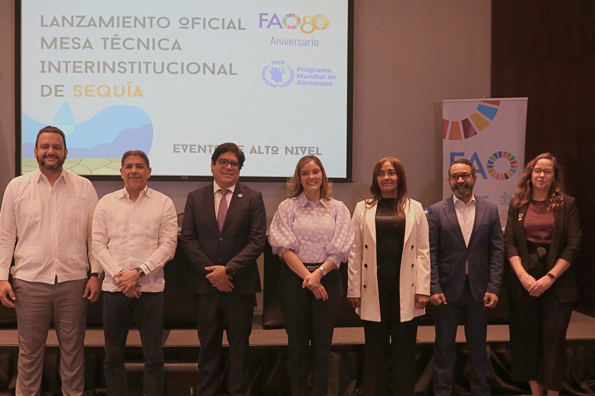 La #MesaDeSequía marca un hito en la respuesta coordinada ante la sequía en 🇩🇴. Instituciones, organismos y el SN-PMR se unen para gestionar el agua de forma sostenible, protegiendo la seguridad alimentaria y los medios de vida dominicanos.