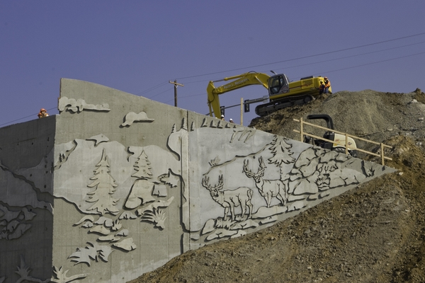 rlwconstruction's tweet photo. On today’s #LegacyFriday, we’re celebrating Tod Wadsworth’s handcrafted artistry! Since the ‘90s, his unique vision has transformed bridges with custom murals, including the iconic Olympic-themed designs on Bangerter I-15 in 2000. #TheLegacyContinues #ConcreteArt #RLWrocks https://t.co/GBWDoxPcWw