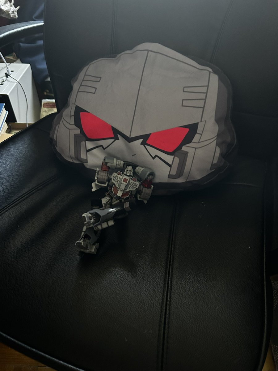 Suave 🍻#1 my first blaster user (@twinklet0es101) on Twitter photo Whatever.. Megatron be upon ye-
THANK YOU <a href="/Arcade_Bandits/">Arcade Bandits ⚠️ hiatus</a> FOR THIS AMAZING PILLOW DESIGN Whatever.. Megatron be upon ye-
THANK YOU <a href="/Arcade_Bandits/">Arcade Bandits ⚠️ hiatus</a> FOR THIS AMAZING PILLOW DESIGN