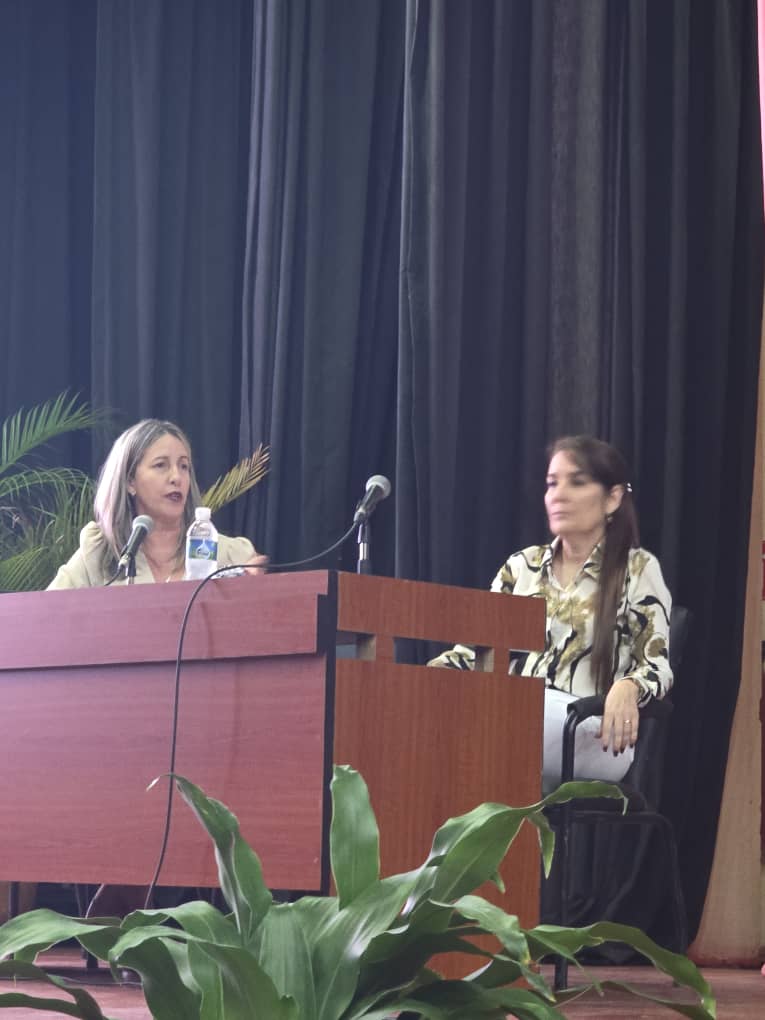 Hoy hemos compartido con miembros del buró del PCC de las provincias, rectores de universidades cubanas, líderes estudiantiles y juveniles, que se preparan para continuar perfeccionando la labor educativa y político - ideológica. Excelente espacio también para #CubaMined