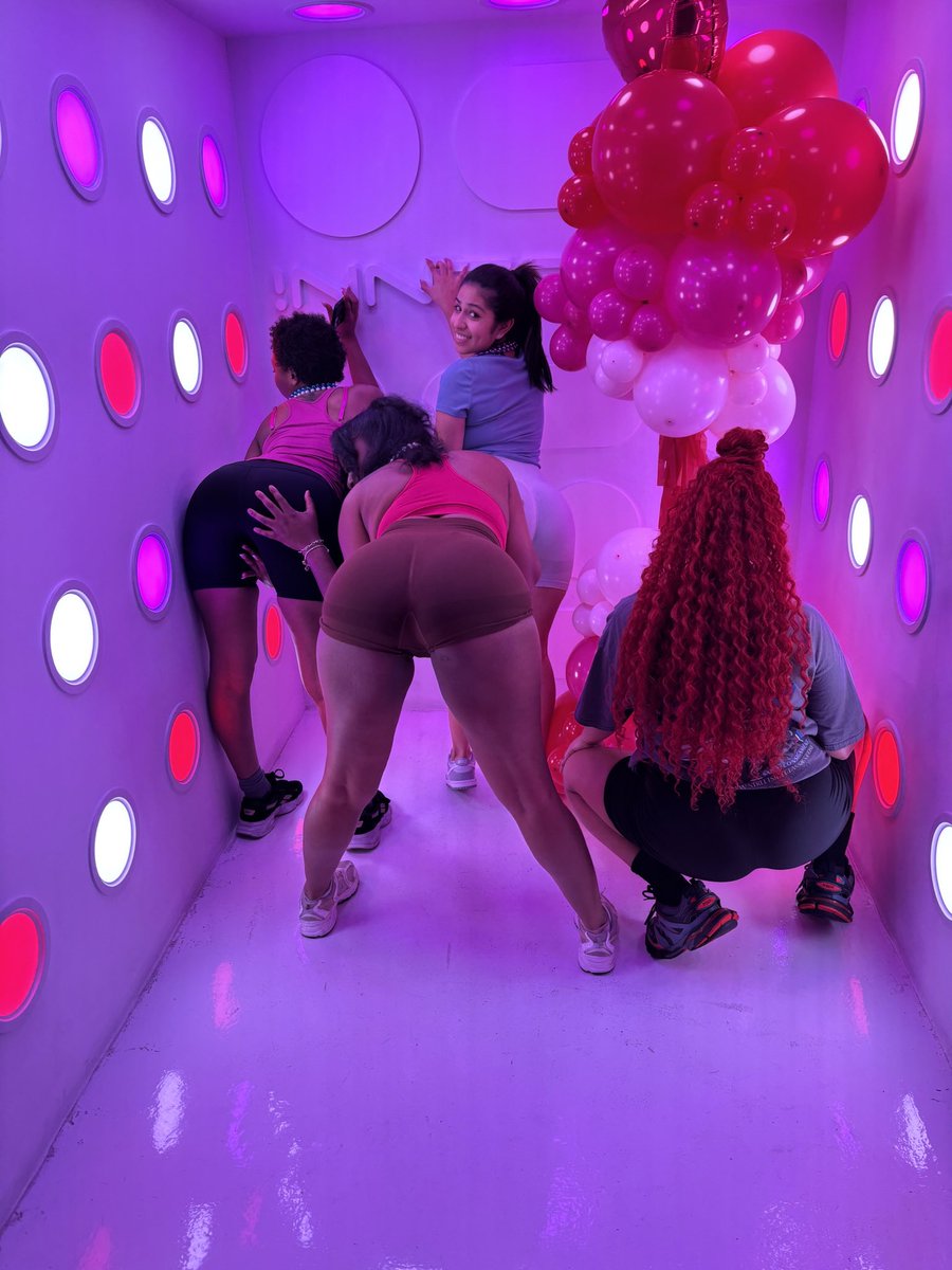 EATitORstarve's tweet photo. Itβs the weekendπ₯³
#poleparty #houston #piscesseason
#mardigras2025 #bachlorette #chairdancing #neworleans https://t.co/yv1knw6cs9