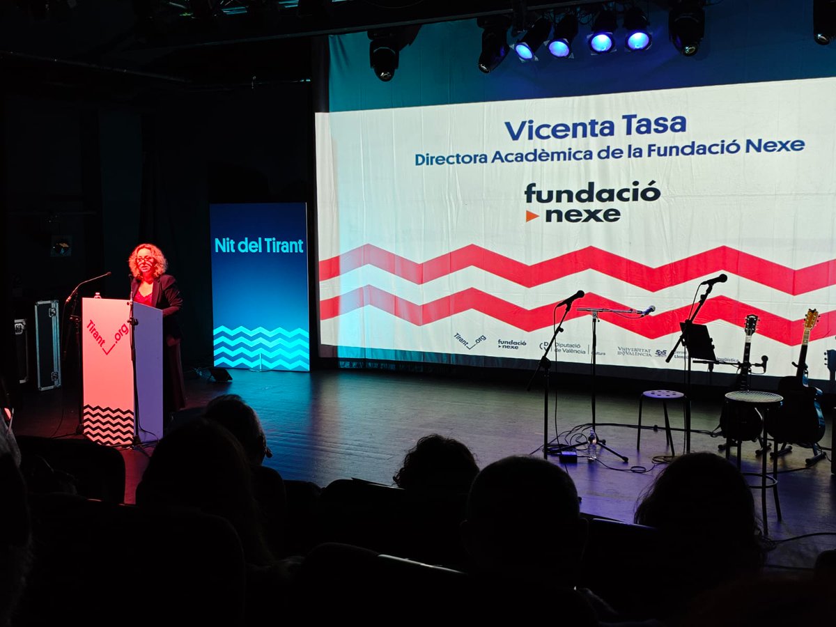 Vicenta Tasa, a la Nit del Tirant, fent una defensa impecable del valencianisme socialment organitzat citant encertadament a Gramsci. <a href="/acvtirant/">ACV Tirant lo Blanc</a> <a href="/nexefundacio/">Nexe Fundació</a>