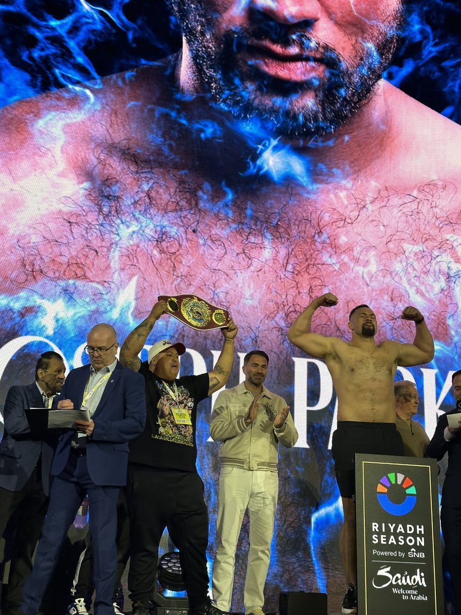 NewZealandMFA's tweet photo. We’re in the corner for @JoeboxerParker for tomorrow’s heavyweight fight on the world stage in Riyadh,Saudi Arabia against Congolese pugilist Martin Bakole - WP https://t.co/ftxms17KeC