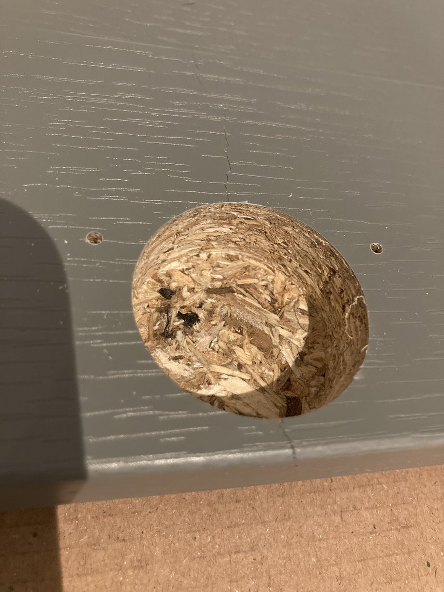 0772james's tweet photo. Has anyone else had any problems with the quality from @BandQ 4th replacement door with the same fracture! Now been told they won’t replace by customer services. A half finished kitchen due to poor quality and a shocking customer service attitude. https://t.co/Gf0S31Eiqq
