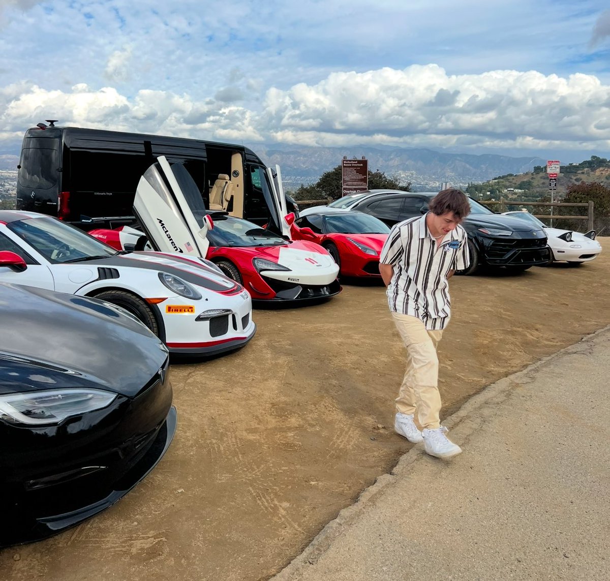 notcamcasey's tweet image. Hi I’m Cam Casey and I built (and still am building) my personal brand with over 25M followers doing 500M+ views a month.
I also have grown hundreds of Businesses, Entrepreneurs & Coaches Social Media Brands to Millions of Followers Generating $10,000,000+ in Sales
I’m just…