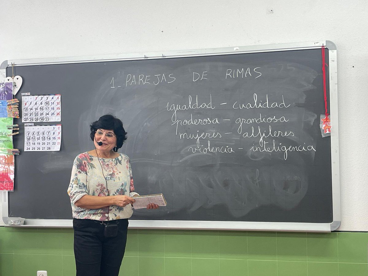 CEIP_AnaCaicedo's tweet image. 📖📚LEER MOLA📚📖

Estamos a tope con el fomento a la lectura:
⁃Infantil cuentacuentos con los abuelos.
⁃En 2º hemos tenido taller de poesía con la maestra María Jesús Caro Porlan 
⁃El alumnado de 1º encuentro con autor

#CEIPAnaCaicedo
#LeerMola 
#QueNoTeLoCuenten